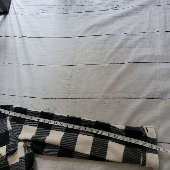 Billabong Size L Adventure Division Black White Plaid Fleece Button Up - Picture 6 of 9